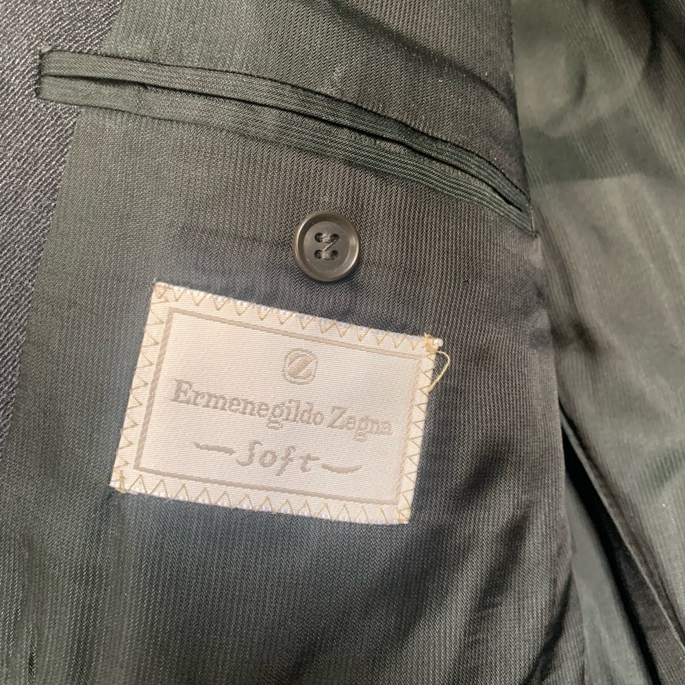 Ermenegildo Zegna Men’s Gray Wool Suit 48R(EU58) - Made In Switzerland- Flaws - Picture 3 of 15